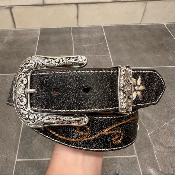 Nocona western belt cowboy cowgirl floral rhinestone embroidered black distress - Picture 2 of 14